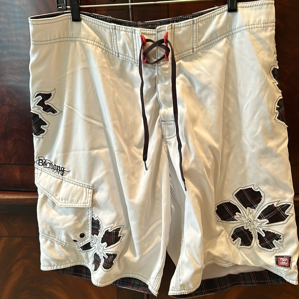 Men’s billabong swim trunks. Size 38